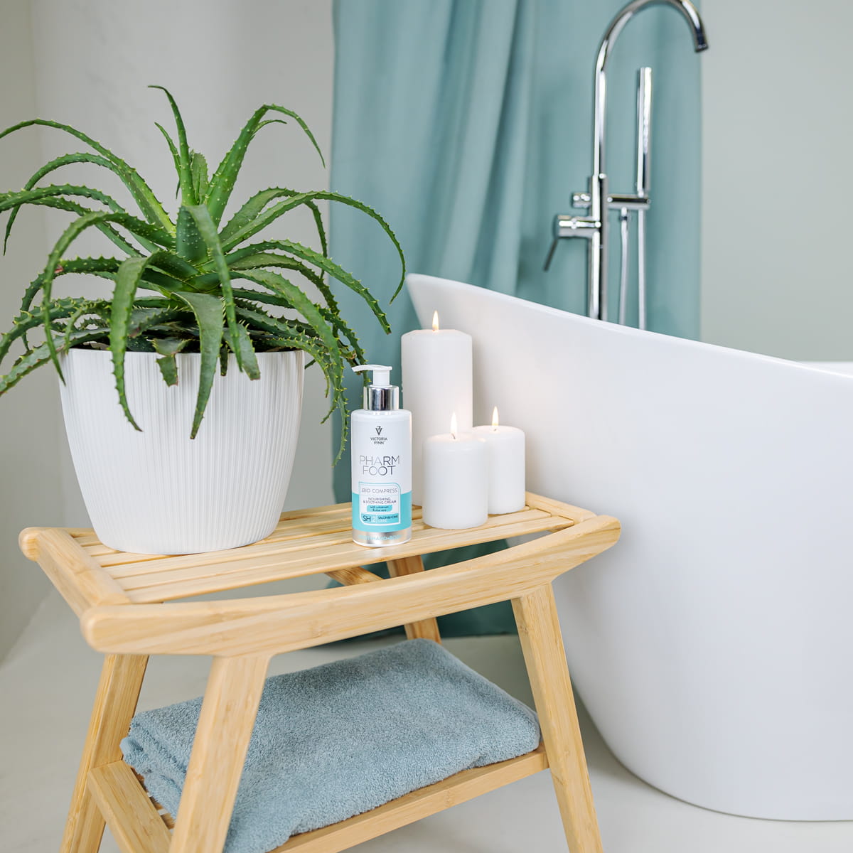 PHARM FOOT Toitev ja rahustav kreem värske piima ja aaloe ekstraktiga, BIO COMPRESS 250ml