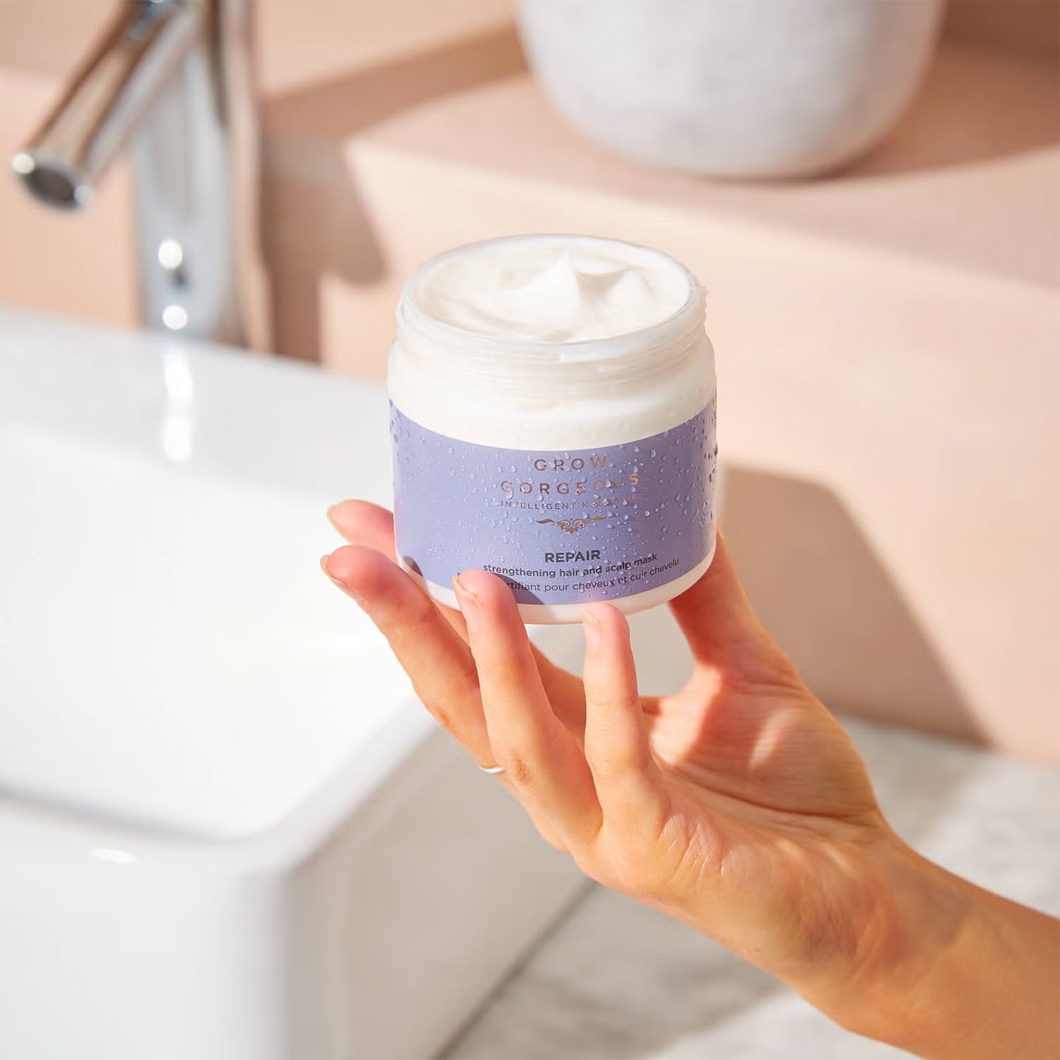 GROW GORGEOUS Taastav tugevust andev juukse- ja peanahkmask, 200 ml