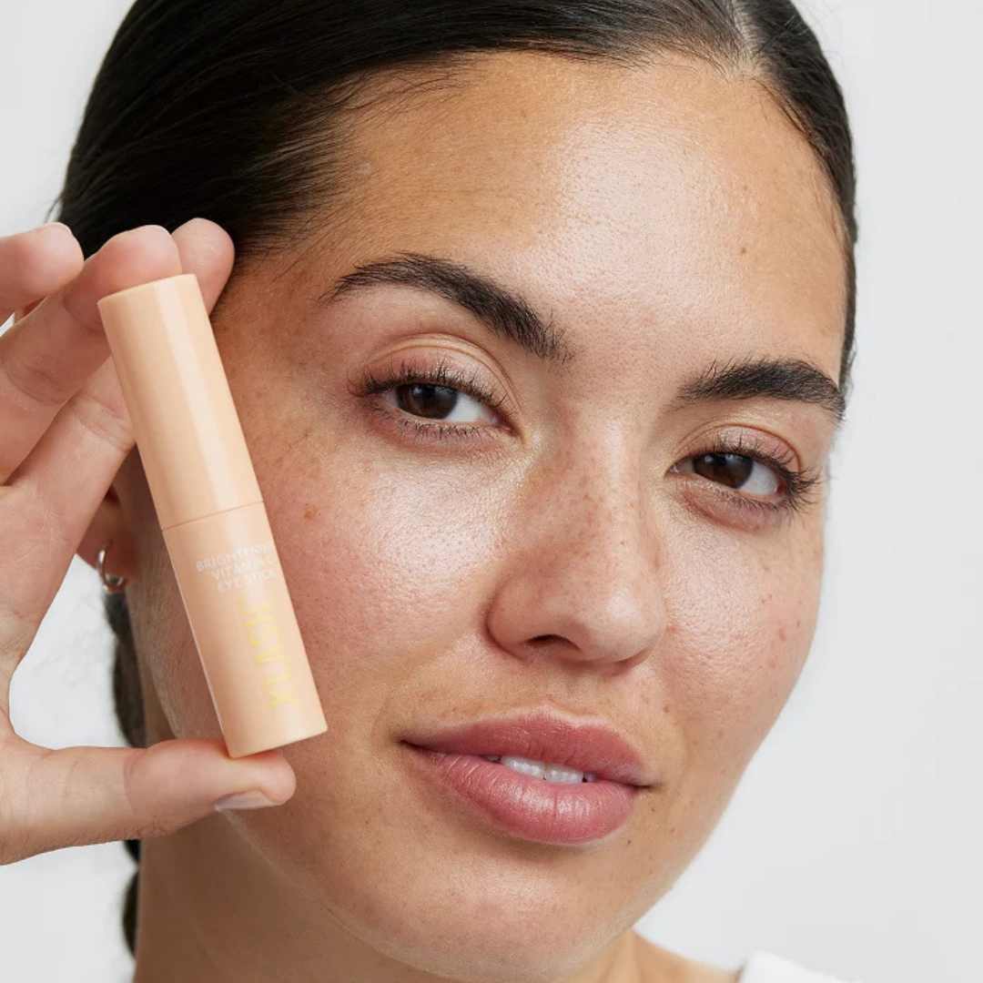 XLASH Vitamin C Brightening Eye Stick - Izgaismojošais acu serums ar C vitamīnu
