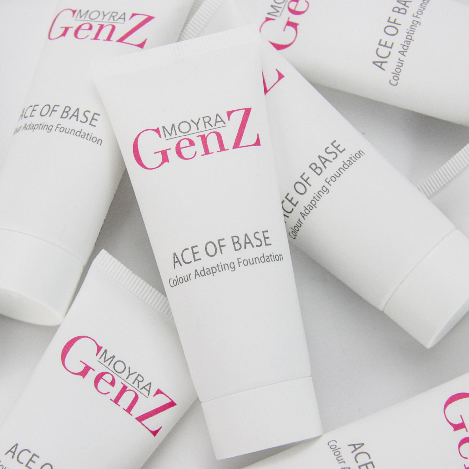 MOYRA GenZ Ace of Base Colour adapting foundation pielāgojoša bāze, 25 ml
