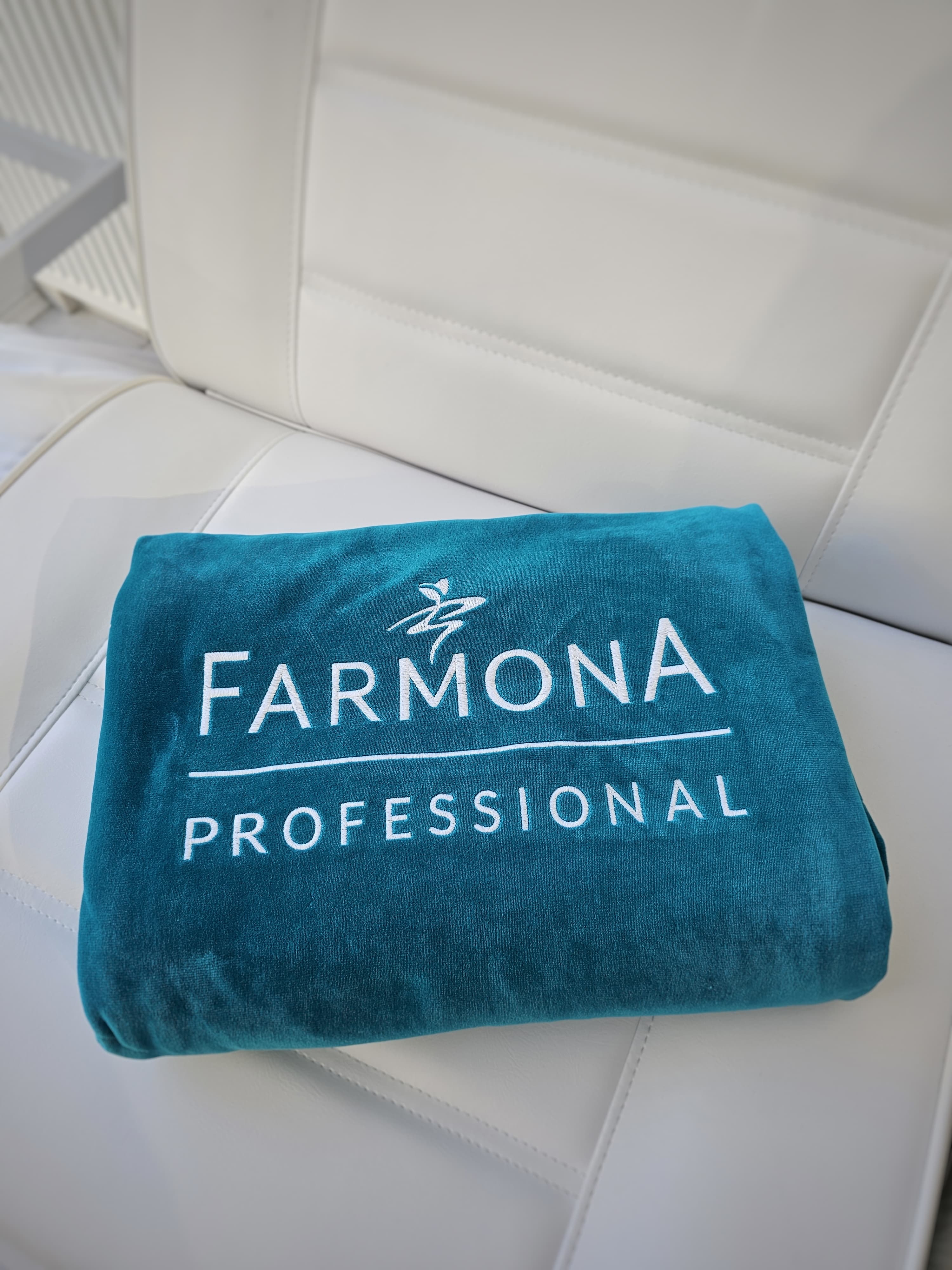 Farmona pleed, smaragdroheline