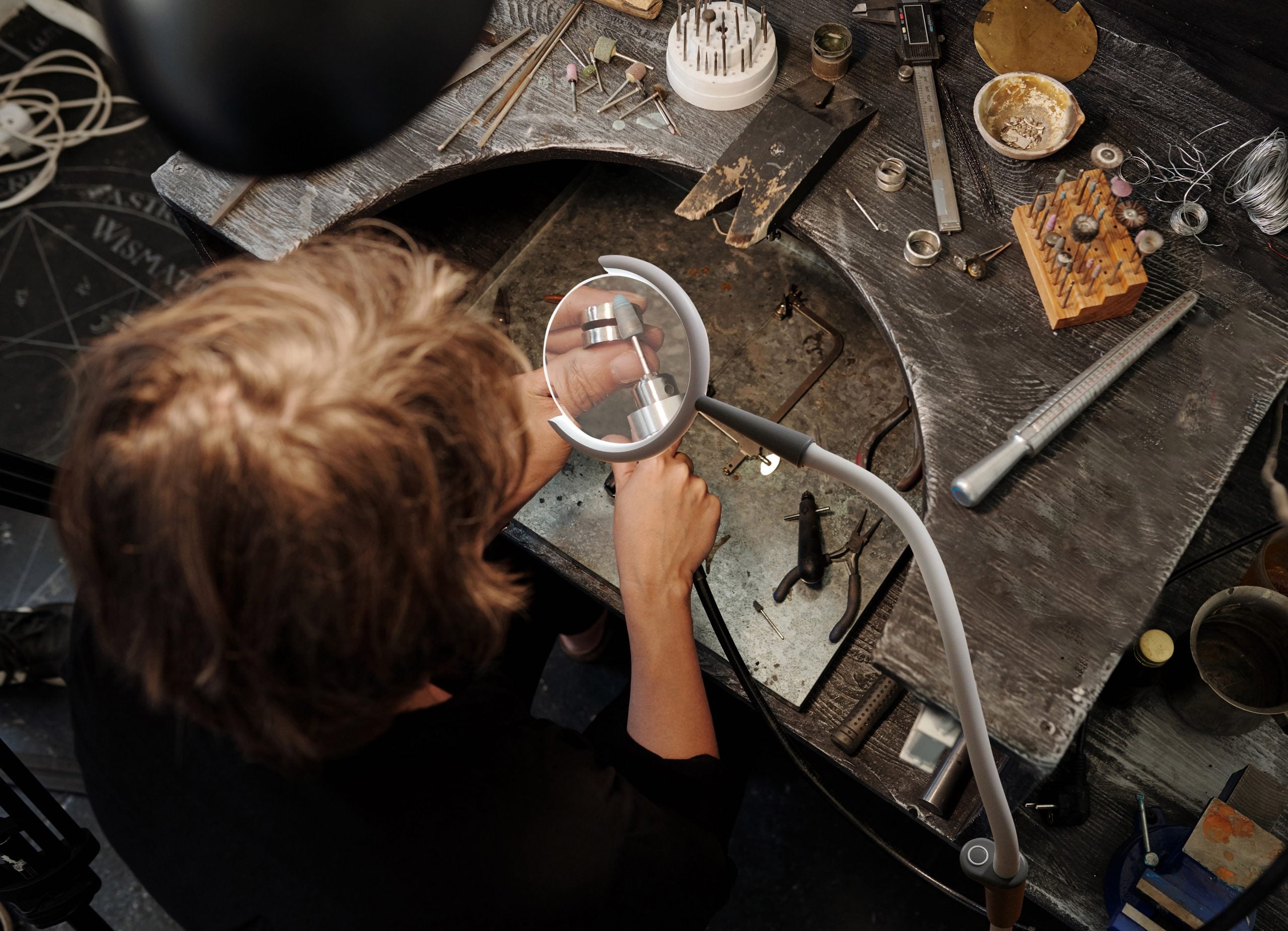 Daylight LED table and floor lamp - with magnifier [Magnificent Pro]