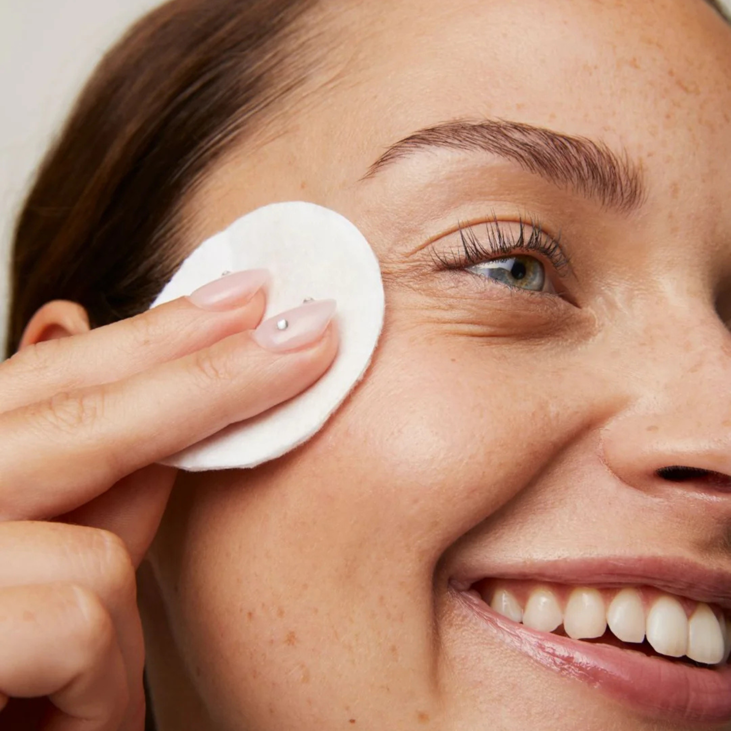 Caring Eyes Waterproof Make-Up Remover - Acu grima noņemšanas līdzeklis, 100 ml