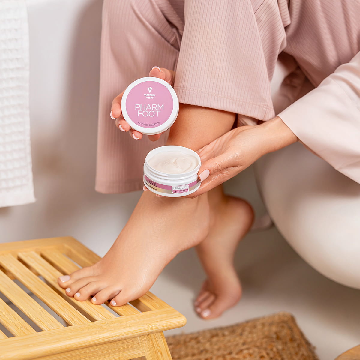 PHARM FOOT Keratoosivastane vahend 25% UREA ja pehmendavate koostisosadega UREA FORTE 75ml