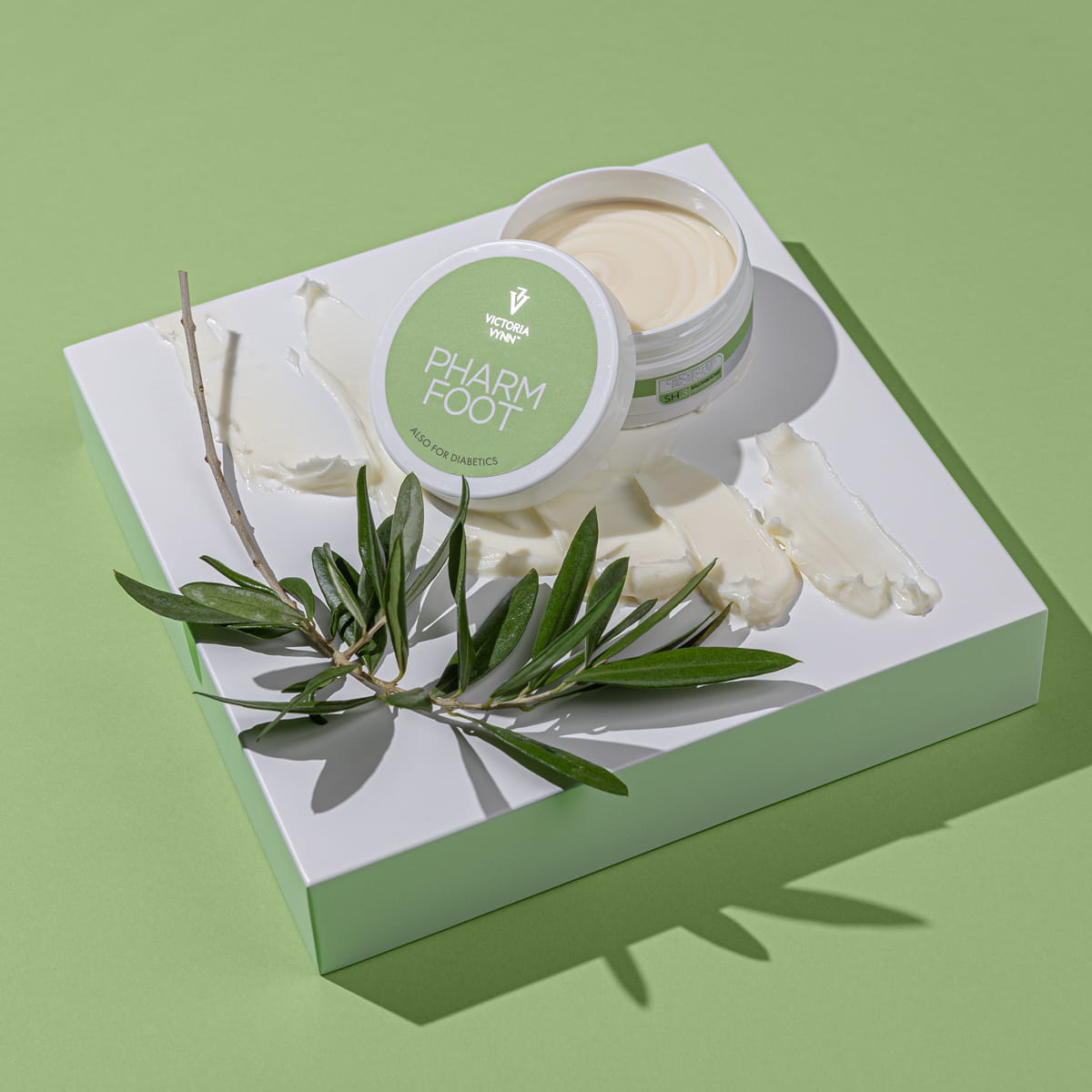 PHARM FOOT Kreem lõhenenud kandadele koos osooniõliga, CRACKED HEEL PROTECTOR 75ml