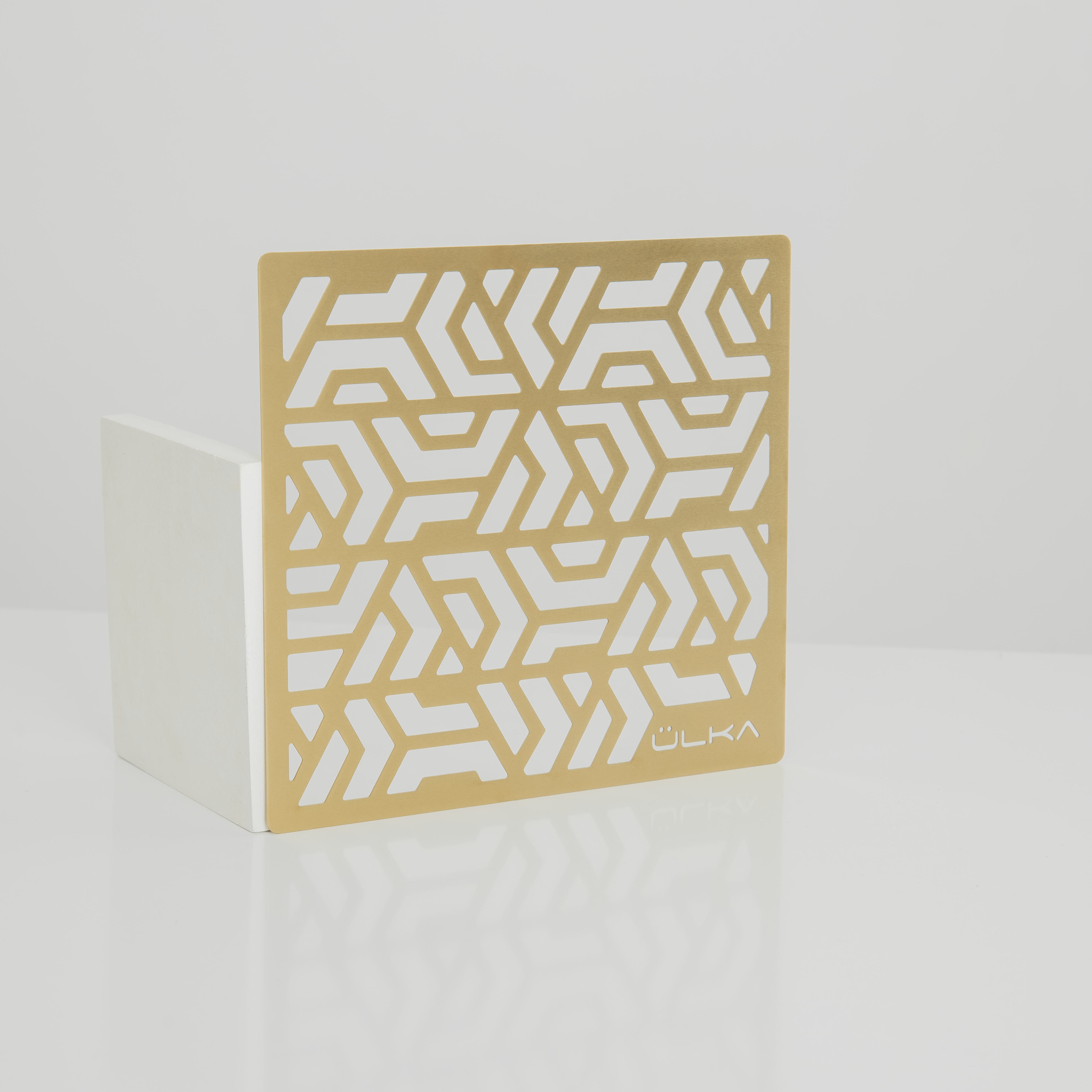 ULKA tolmuimeja maniküüriks PREMIUM valge kuldse restiga